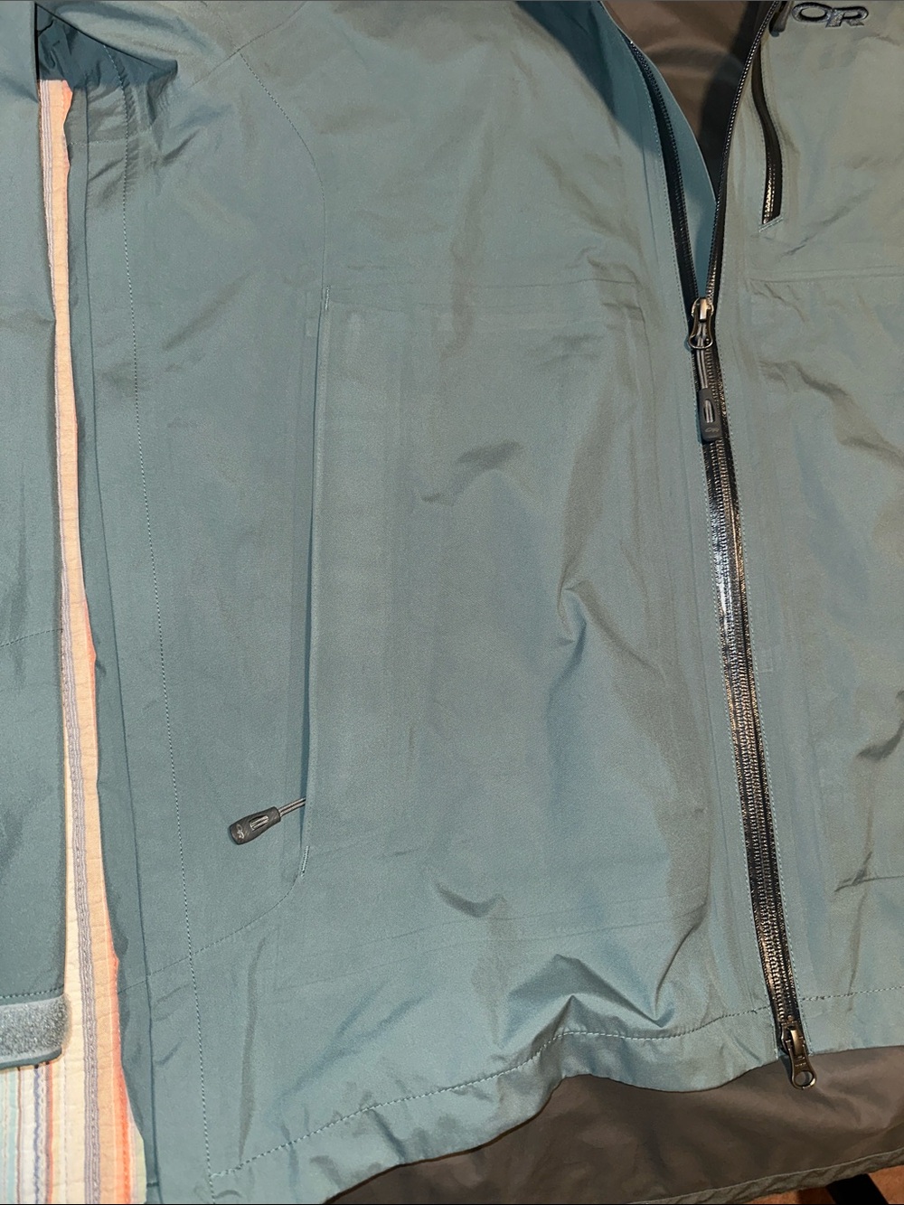 Outdoor Research Men's Gore-Tex Hooded Raincoat - Slate Green - Picture 7 of 13